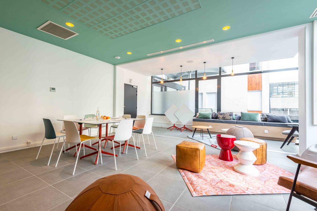 Le Hüb Privilodges - a new way of life - Coliving - Bar - Events