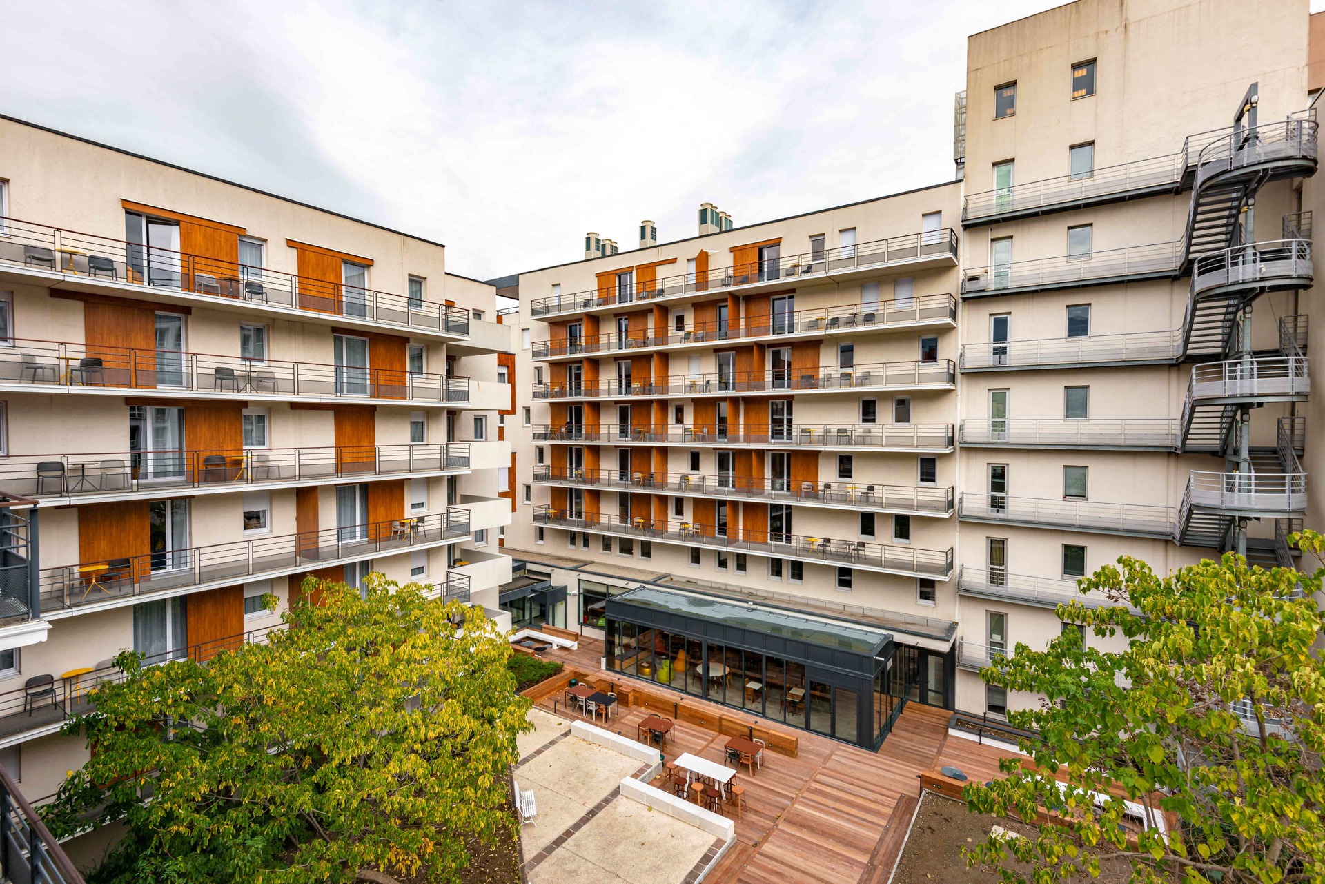 Le-hub-patio-grenoble-2