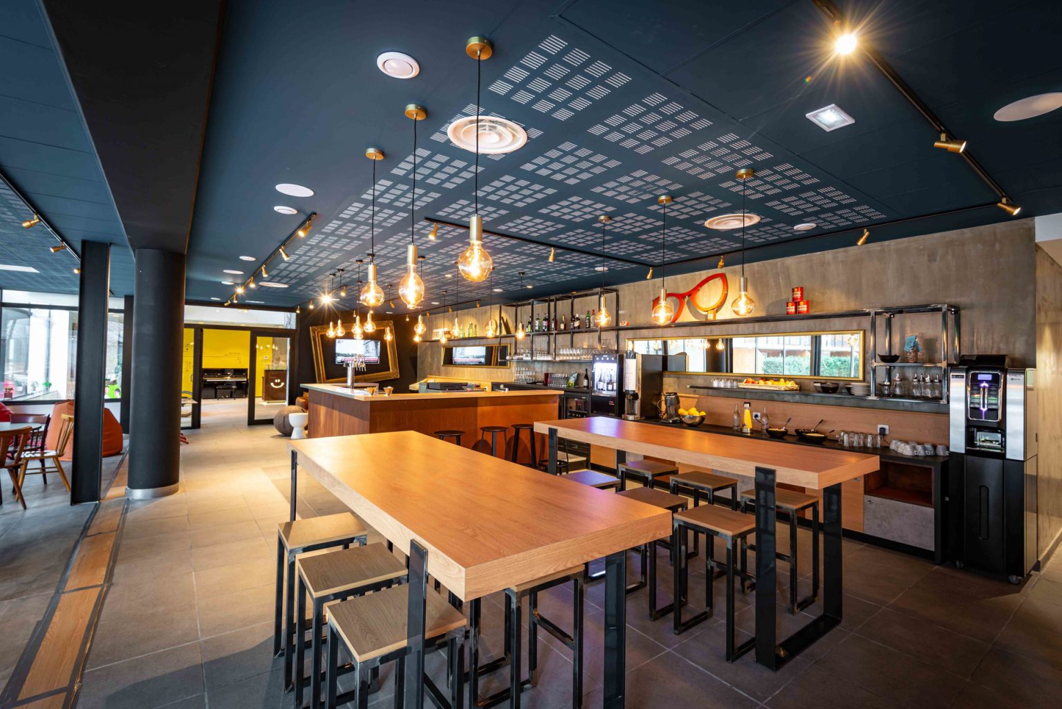 Le SPÖT Nouvel espace bar, café et snack à Grenoble le HüB